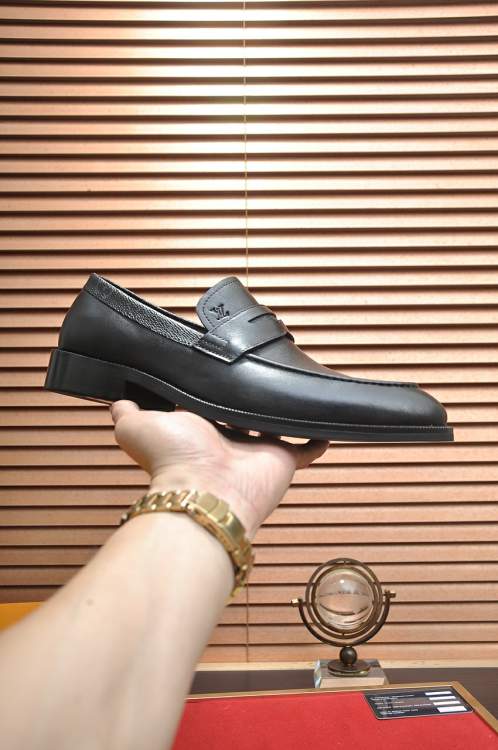 Picture of Louis Vuitton Shoes _SKULVsz38-45hnh022013969
